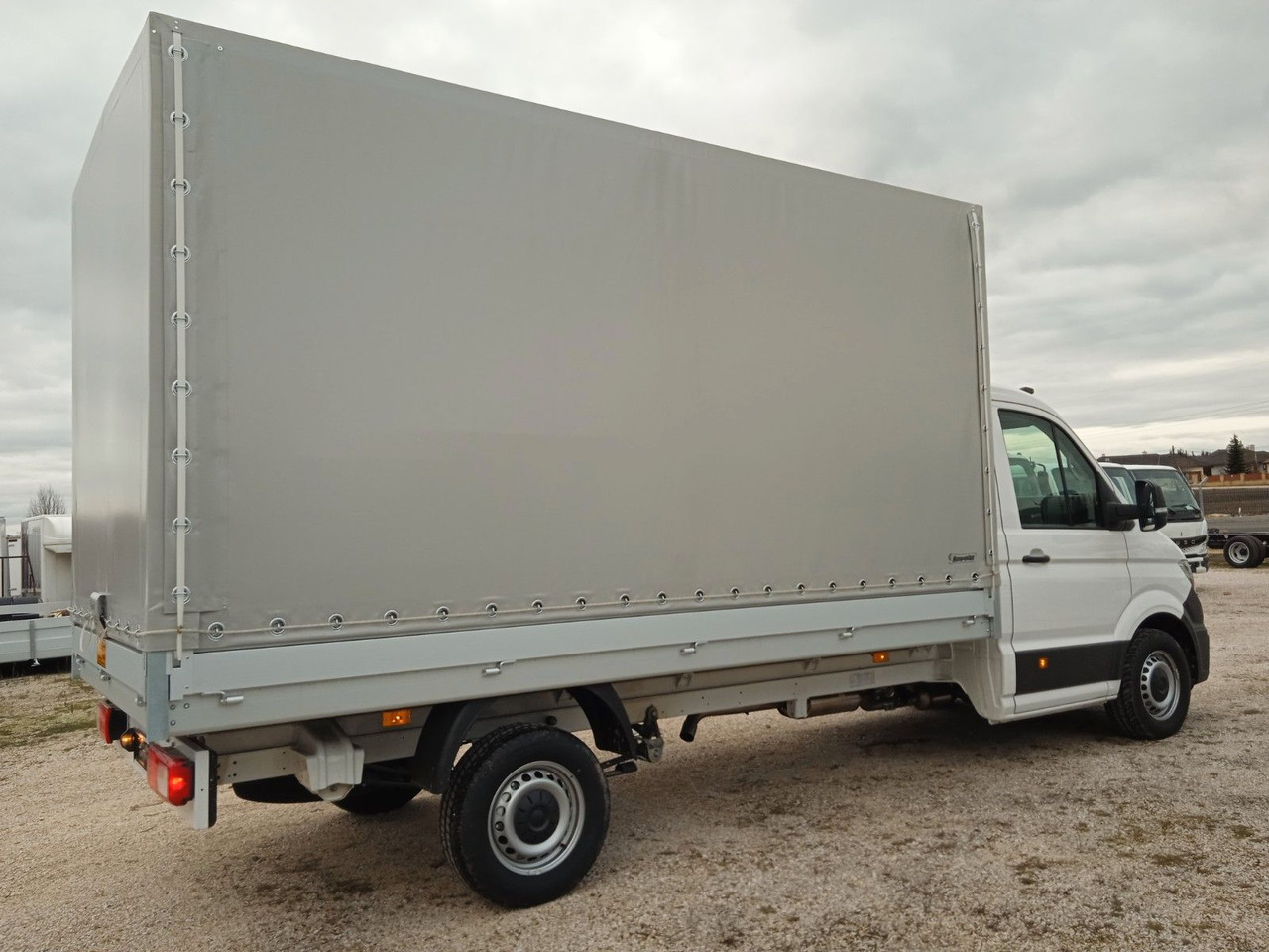Volkswagen Crafter L4 Pritsche und Plane 140Ps SOFORT - Ponyvás kisteherautó: 5 kép. Volkswagen Crafter L4 Pritsche und Plane 140Ps SOFORT - Ponyvás kisteherautó: 5 kép.