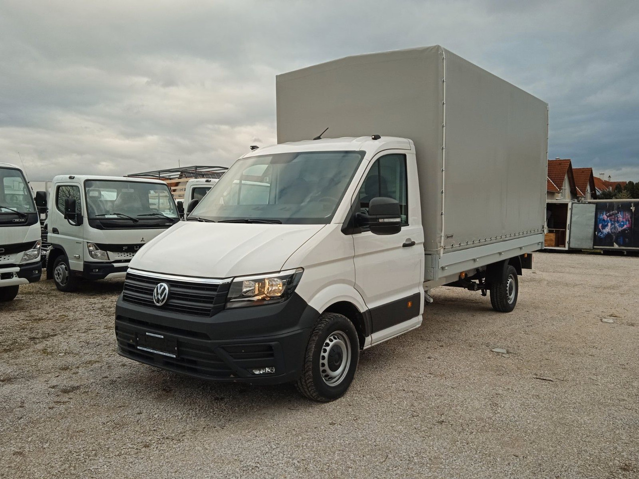 Volkswagen Crafter L4 Pritsche und Plane 140Ps SOFORT - Ponyvás kisteherautó: 1 kép. Volkswagen Crafter L4 Pritsche und Plane 140Ps SOFORT - Ponyvás kisteherautó: 1 kép.