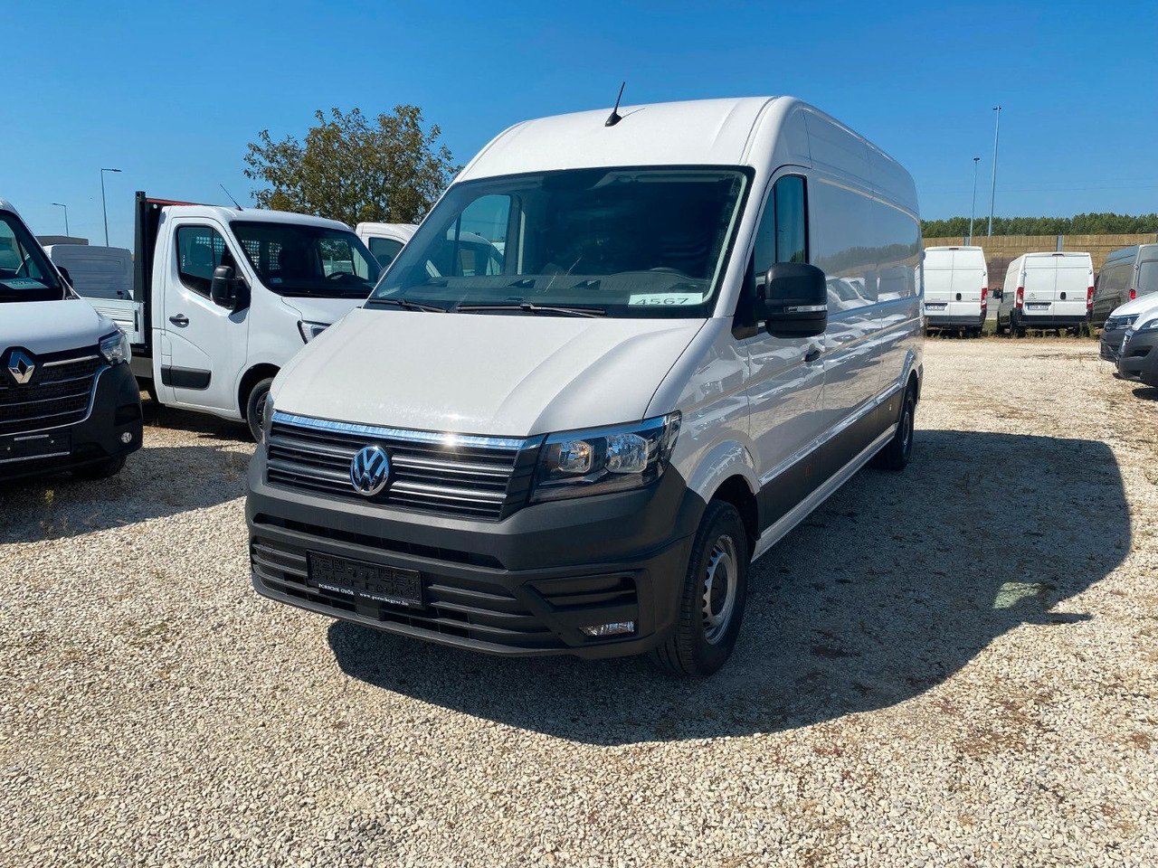 Volkswagen Crafter L4H3 Kastenwagen 2.0 TDI 177Ps Sofort - Furgon: 2 kép. Volkswagen Crafter L4H3 Kastenwagen 2.0 TDI 177Ps Sofort - Furgon: 2 kép.