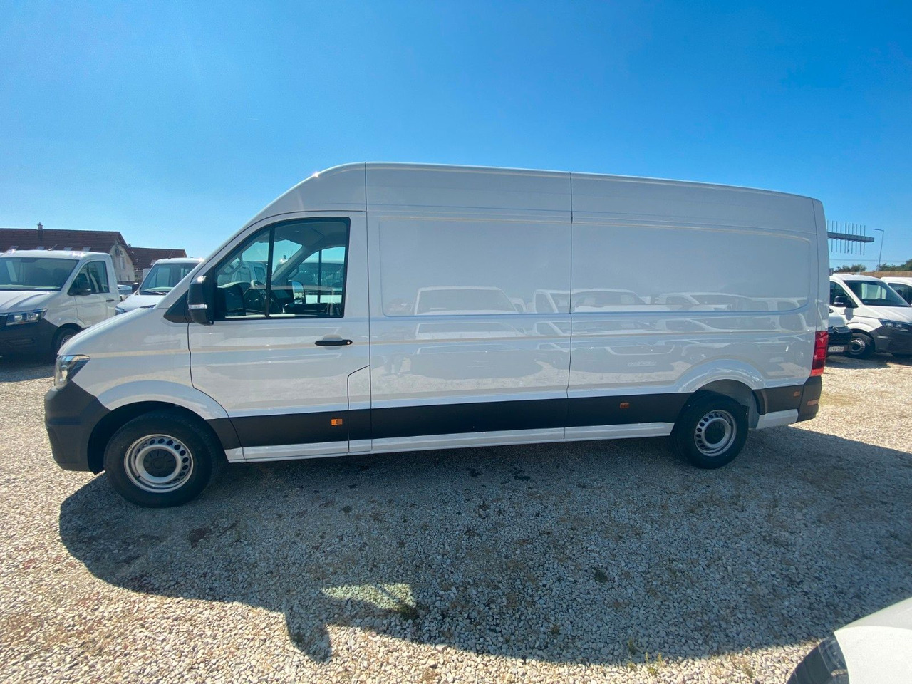 Volkswagen Crafter L4H3 Kastenwagen 2.0 TDI 177Ps Sofort - Furgon: 3 kép. Volkswagen Crafter L4H3 Kastenwagen 2.0 TDI 177Ps Sofort - Furgon: 3 kép.