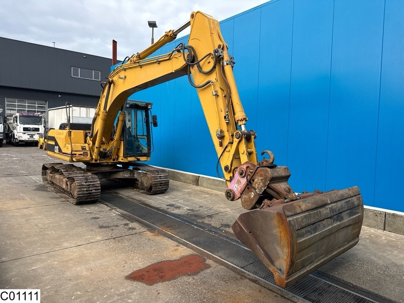 Caterpillar 318 B 86 KW, Crawler excavator - Lánctalpas kotró: 4 kép. Caterpillar 318 B 86 KW, Crawler excavator - Lánctalpas kotró: 4 kép.