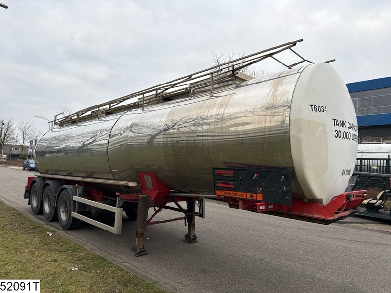 Clayton Chemie 30.000 Liters - Tartályos félpótkocsi: 5 kép. Clayton Chemie 30.000 Liters - Tartályos félpótkocsi: 5 kép.