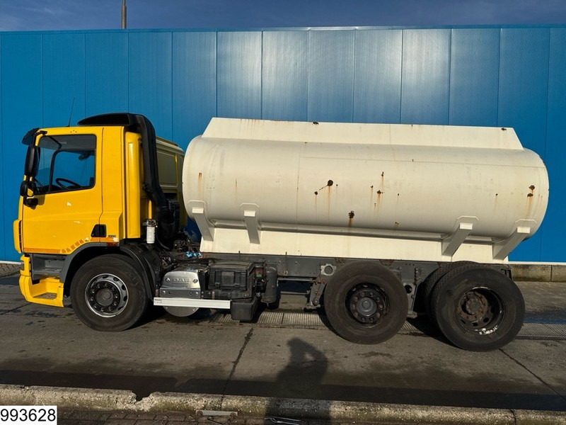 DAF 75 CF 250 EURO 5, Retarder, 12.000 liter - Tartályos teherautó: 2 kép. DAF 75 CF 250 EURO 5, Retarder, 12.000 liter - Tartályos teherautó: 2 kép.