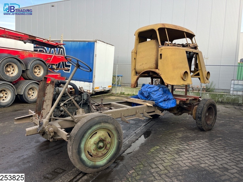 DAF A1600 Truck incomplete - Alvaz teherautó: 1 kép. DAF A1600 Truck incomplete - Alvaz teherautó: 1 kép.