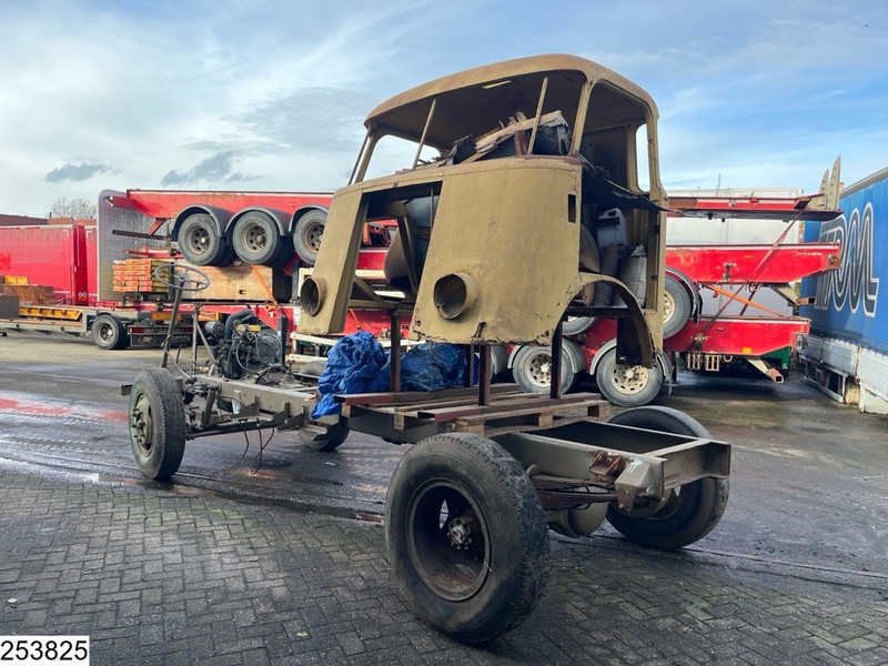 DAF A1600 Truck incomplete - Alvaz teherautó: 2 kép. DAF A1600 Truck incomplete - Alvaz teherautó: 2 kép.