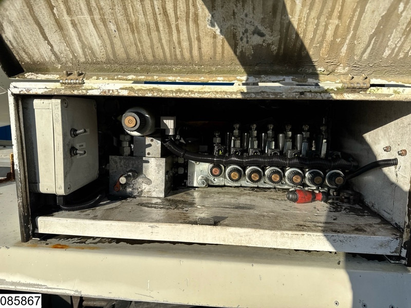 Betonmixer DAF CF 400 8x4, EURO 6, 8m3, Intermix, Remote: 15 kép. Betonmixer DAF CF 400 8x4, EURO 6, 8m3, Intermix, Remote: 15 kép.