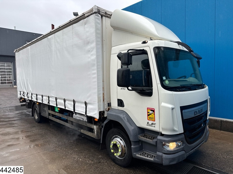 DAF LF 210 EURO 6, Dhollandia - Dobozos felépítményű teherautó: 3 kép. DAF LF 210 EURO 6, Dhollandia - Dobozos felépítményű teherautó: 3 kép.