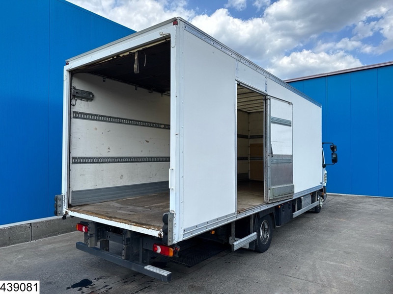 DAF LF 210 EURO 6 - Dobozos felépítményű teherautó: 2 kép. DAF LF 210 EURO 6 - Dobozos felépítményű teherautó: 2 kép.