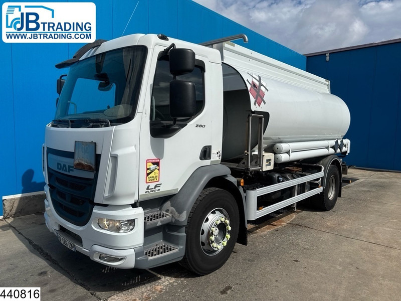 DAF LF 280 EURO 6, Manual, 13,390 litres, 5 Comp. - Tartályos teherautó: 1 kép. DAF LF 280 EURO 6, Manual, 13,390 litres, 5 Comp. - Tartályos teherautó: 1 kép.