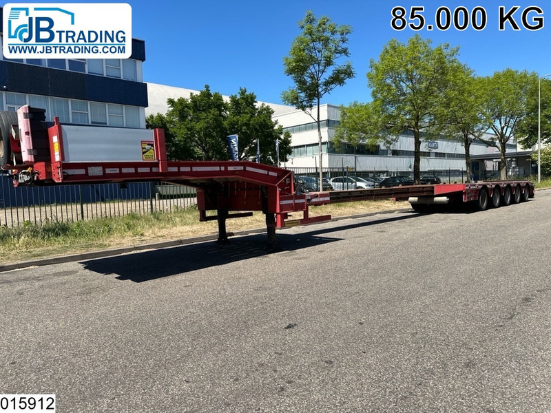 Faymonville multi max 85.000 KG, Steering axle - Félpótkocsi mélybölcsős: 1 kép. Faymonville multi max 85.000 KG, Steering axle - Félpótkocsi mélybölcsős: 1 kép.