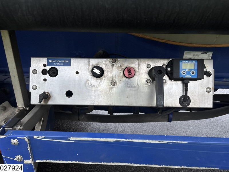 Feldbinder Silo 40.000 Liter - Tartályos félpótkocsi: 5 kép. Feldbinder Silo 40.000 Liter - Tartályos félpótkocsi: 5 kép.