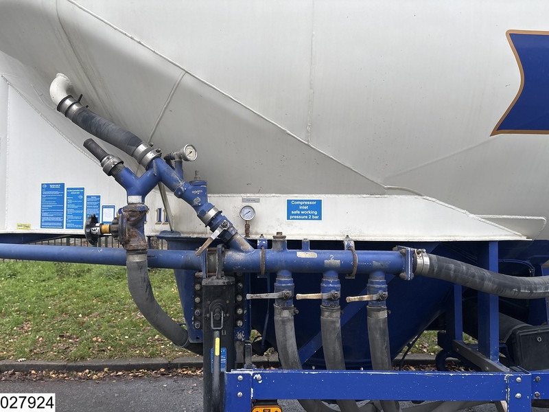 Feldbinder Silo 40.000 Liter - Tartályos félpótkocsi: 4 kép. Feldbinder Silo 40.000 Liter - Tartályos félpótkocsi: 4 kép.