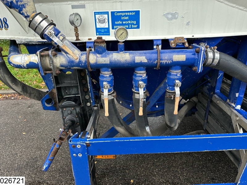 Feldbinder Silo 40.000 Liter - Tartályos félpótkocsi: 4 kép. Feldbinder Silo 40.000 Liter - Tartályos félpótkocsi: 4 kép.