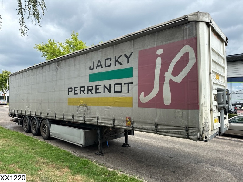 Fruehauf Tautliner Dhollandia - Ponyvás félpótkocsi: 5 kép. Fruehauf Tautliner Dhollandia - Ponyvás félpótkocsi: 5 kép.