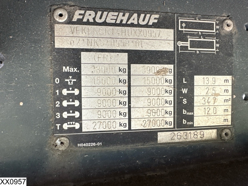 Fruehauf Tautliner - Ponyvás félpótkocsi: 4 kép. Fruehauf Tautliner - Ponyvás félpótkocsi: 4 kép.