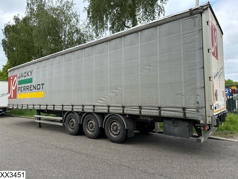 Fruehauf Tautliner - Ponyvás félpótkocsi: 3 kép. Fruehauf Tautliner - Ponyvás félpótkocsi: 3 kép.