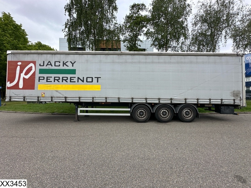 Fruehauf Tautliner - Ponyvás félpótkocsi: 2 kép. Fruehauf Tautliner - Ponyvás félpótkocsi: 2 kép.