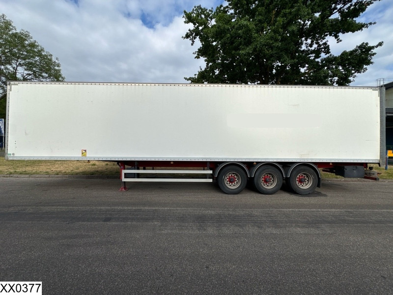Fruehauf gesloten bak - Félpótkocsi dobozos: 2 kép. Fruehauf gesloten bak - Félpótkocsi dobozos: 2 kép.