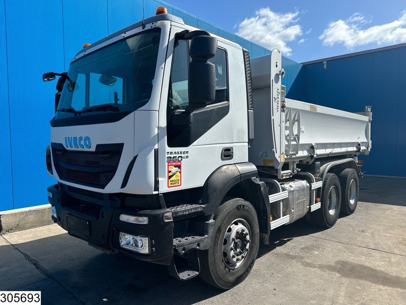 Iveco 260T36 6x4, EURO 6, Steel - Billenőplatós teherautó: 5 kép. Iveco 260T36 6x4, EURO 6, Steel - Billenőplatós teherautó: 5 kép.