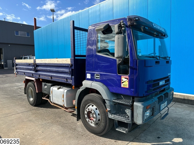 Iveco EuroTech Cursor 240 Manual, Steel suspension, PTO - Billenőplatós teherautó: 4 kép. Iveco EuroTech Cursor 240 Manual, Steel suspension, PTO - Billenőplatós teherautó: 4 kép.