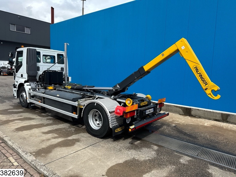 Iveco Stralis 330 CNG Unused, EURO 6, Retarder, Palfinger - Horgos rakodó teherautó: 4 kép. Iveco Stralis 330 CNG Unused, EURO 6, Retarder, Palfinger - Horgos rakodó teherautó: 4 kép.