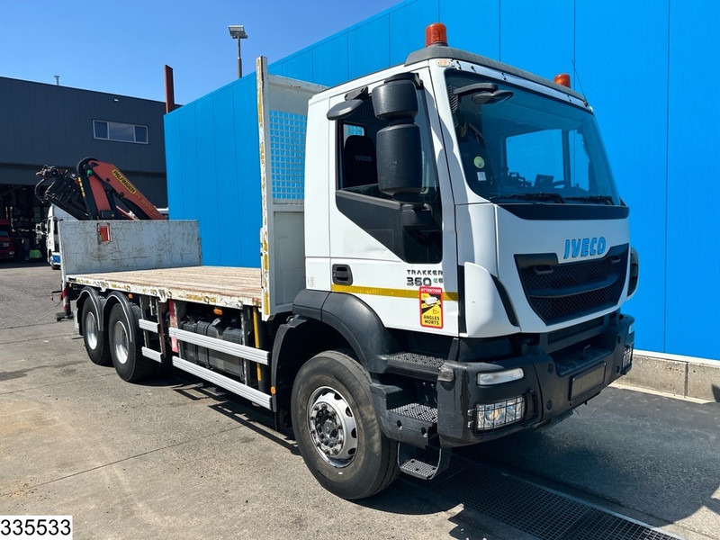 Iveco Trakker 360 6X4, EURO 6, Palfinger, Remote - Platós teherautó, Darus autó: 2 kép. Iveco Trakker 360 6X4, EURO 6, Palfinger, Remote - Platós teherautó, Darus autó: 2 kép.