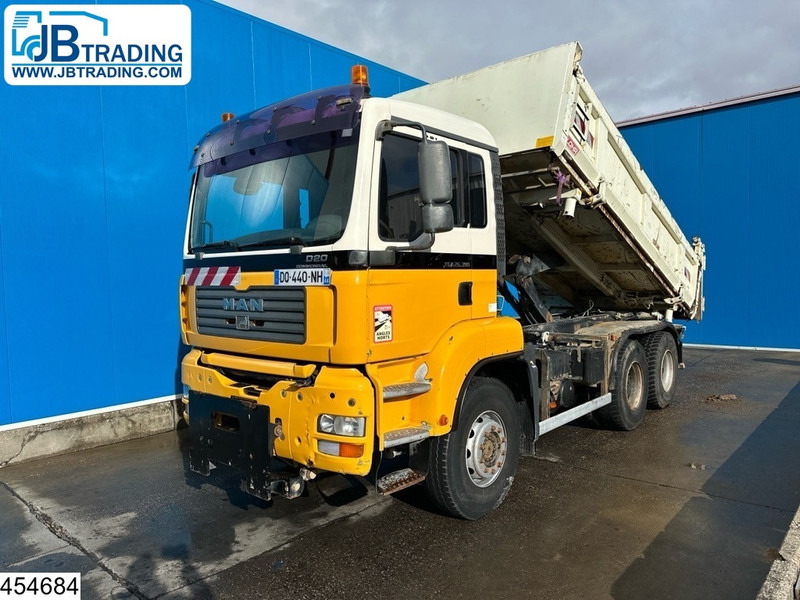 MAN TGA 26 390 6x4, Manual, Steel suspension - Billenőplatós teherautó: 1 kép. MAN TGA 26 390 6x4, Manual, Steel suspension - Billenőplatós teherautó: 1 kép.