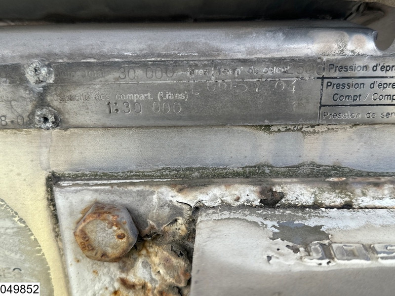 Magyar Bitum 30000 Liter, 1 Compartment - Tartályos félpótkocsi: 3 kép. Magyar Bitum 30000 Liter, 1 Compartment - Tartályos félpótkocsi: 3 kép.