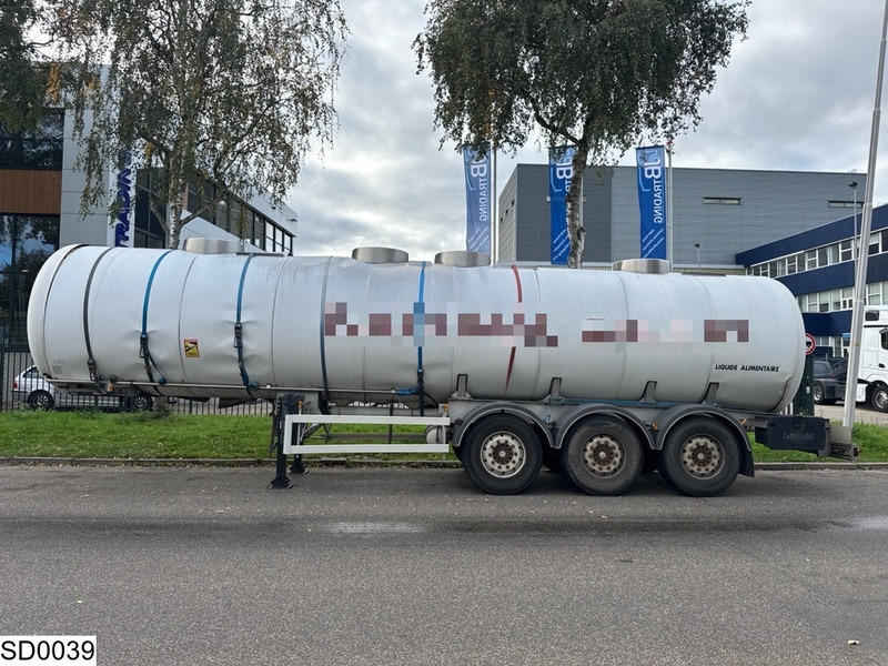 Magyar Chemie 32000 Liter - Tartályos félpótkocsi: 2 kép. Magyar Chemie 32000 Liter - Tartályos félpótkocsi: 2 kép.