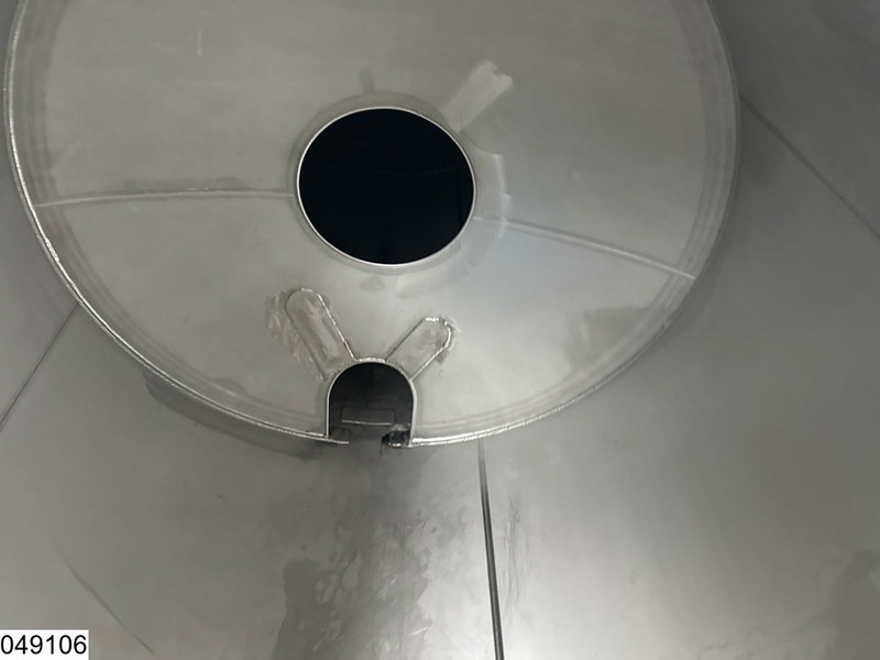 Magyar Food 26000 liter, 1 Comp - Tartályos félpótkocsi: 5 kép. Magyar Food 26000 liter, 1 Comp - Tartályos félpótkocsi: 5 kép.