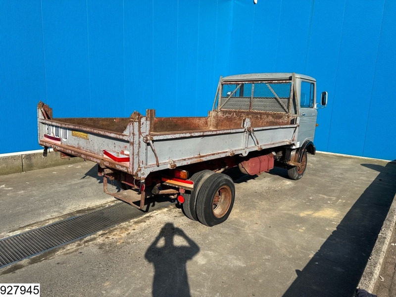 Mercedes-Benz 608 D Manual, Steel suspension, Bennes Marrel - Billenőplatós teherautó: 2 kép. Mercedes-Benz 608 D Manual, Steel suspension, Bennes Marrel - Billenőplatós teherautó: 2 kép.