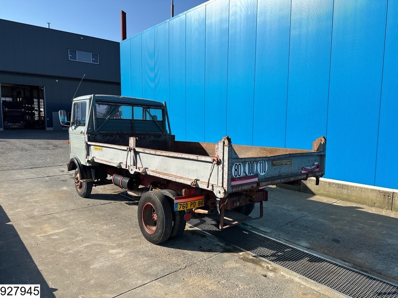 Mercedes-Benz 608 D Manual, Steel suspension, Bennes Marrel - Billenőplatós teherautó: 4 kép. Mercedes-Benz 608 D Manual, Steel suspension, Bennes Marrel - Billenőplatós teherautó: 4 kép.