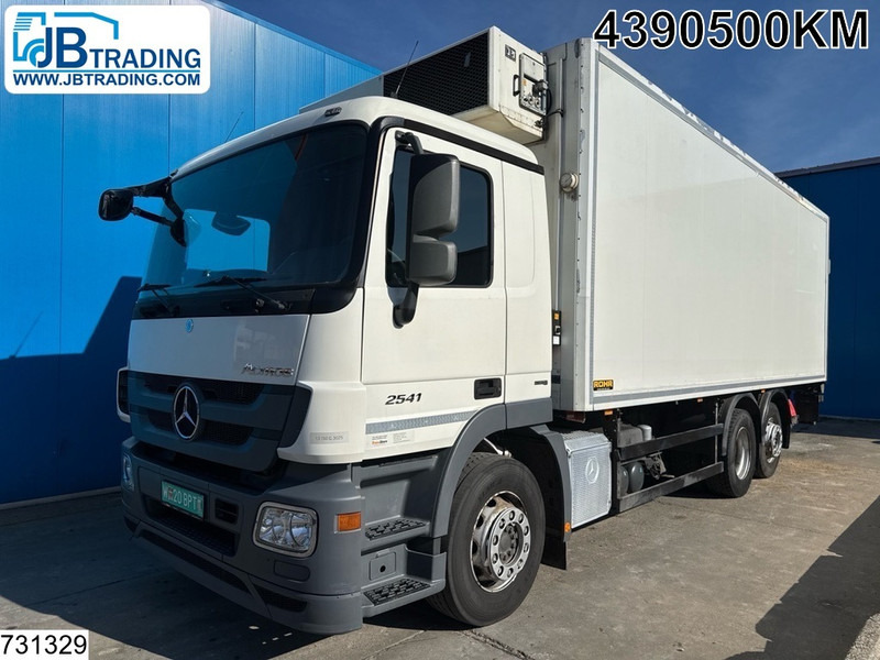 Mercedes-Benz Actros 2541 6x2, EURO 5, Thermoking - Hűtős teherautó: 1 kép. Mercedes-Benz Actros 2541 6x2, EURO 5, Thermoking - Hűtős teherautó: 1 kép.