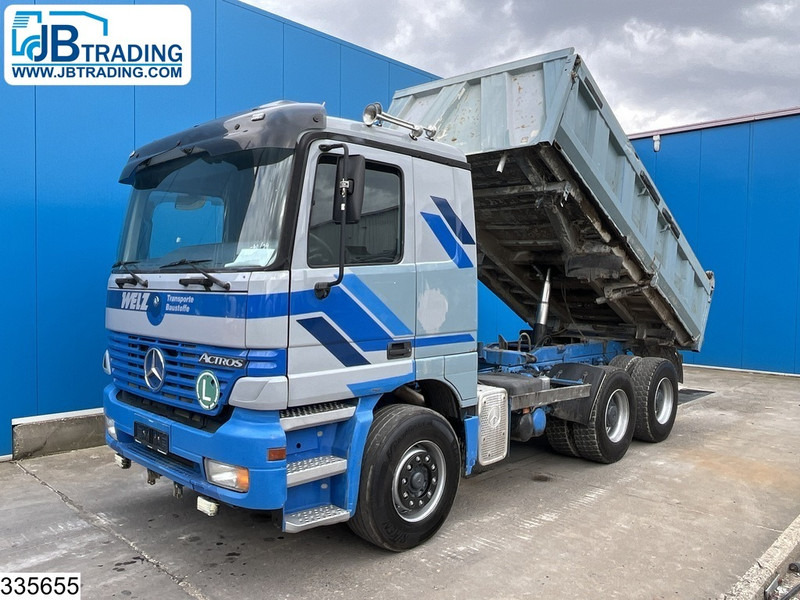 Mercedes-Benz Actros 2643 6x4, EURO 2, Manual, Retarder - Billenőplatós teherautó: 1 kép. Mercedes-Benz Actros 2643 6x4, EURO 2, Manual, Retarder - Billenőplatós teherautó: 1 kép.