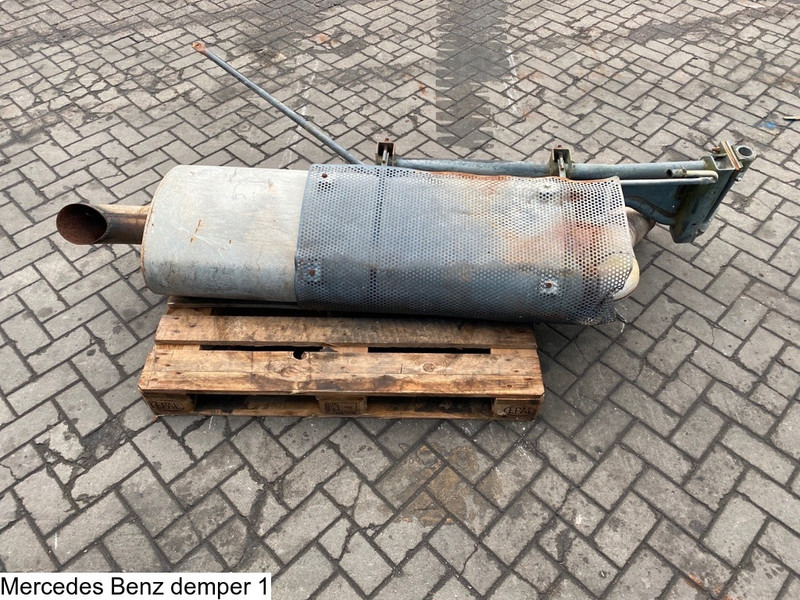 Mercedes-Benz Exhaust system truck, euro 4 - Hangtompító: 2 kép. Mercedes-Benz Exhaust system truck, euro 4 - Hangtompító: 2 kép.