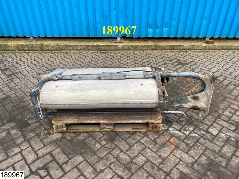 Mercedes-Benz Exhaust system truck, euro 4 - Hangtompító: 2 kép. Mercedes-Benz Exhaust system truck, euro 4 - Hangtompító: 2 kép.