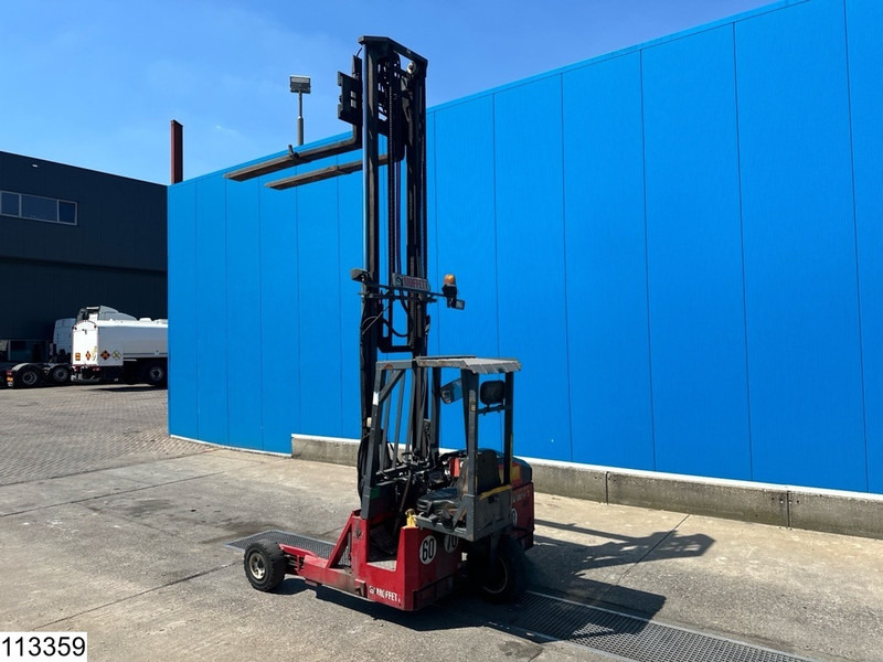 Moffett M4 20.3 3x3, H 3,90 mtr, 2000 KG - Hordozható targonca: 2 kép. Moffett M4 20.3 3x3, H 3,90 mtr, 2000 KG - Hordozható targonca: 2 kép.