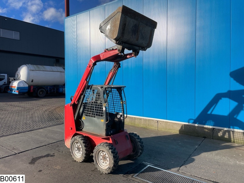 Neuson 501 S 510KG, 3.5M, 2417h - Gumikerekes homlokrakodó: 3 kép. Neuson 501 S 510KG, 3.5M, 2417h - Gumikerekes homlokrakodó: 3 kép.