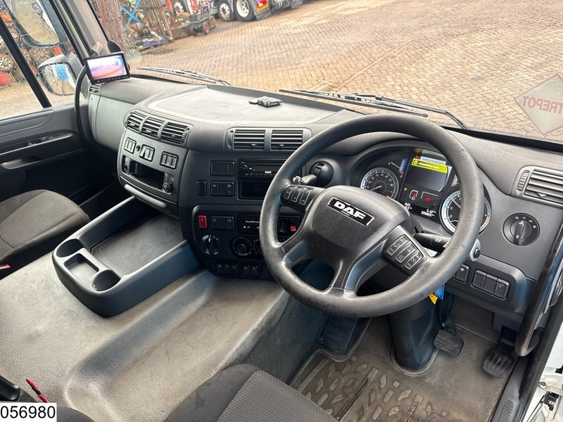 DAF CF 440 6x2, EURO 6, PTO, RHD - Nyergesvontató: 5 kép. DAF CF 440 6x2, EURO 6, PTO, RHD - Nyergesvontató: 5 kép.