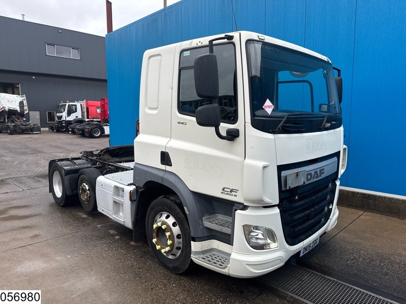 DAF CF 440 6x2, EURO 6, PTO, RHD - Nyergesvontató: 2 kép. DAF CF 440 6x2, EURO 6, PTO, RHD - Nyergesvontató: 2 kép.
