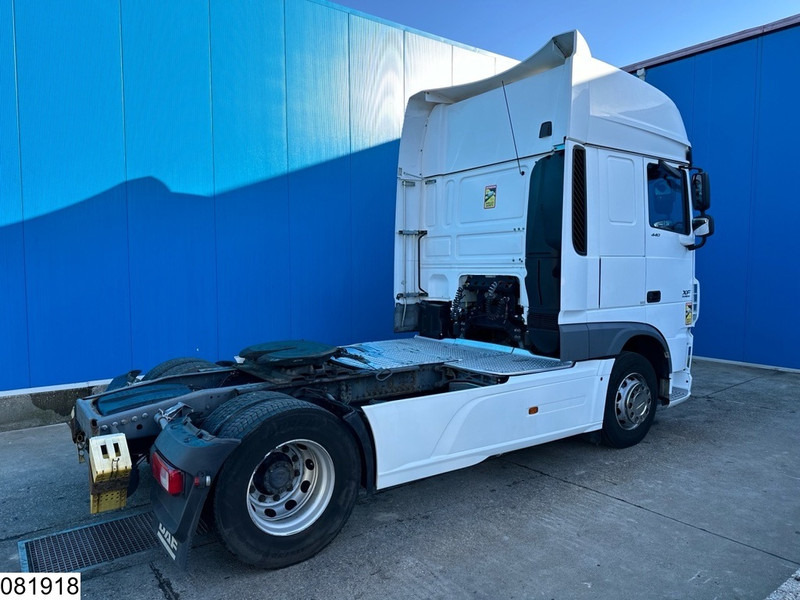 DAF XF 440 SSC, EURO 6, Standairco - Nyergesvontató: 2 kép. DAF XF 440 SSC, EURO 6, Standairco - Nyergesvontató: 2 kép.