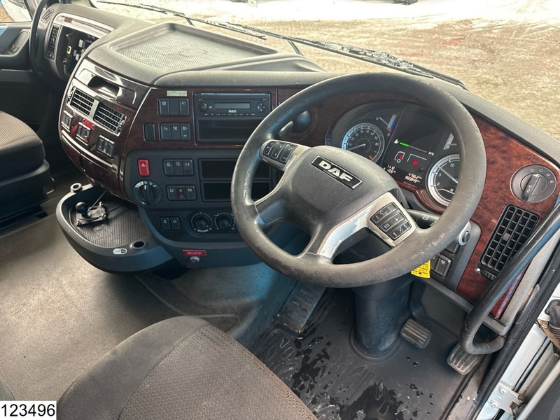 DAF XF 460 6x2, EURO 6, RHD, PTO, ACC - Nyergesvontató: 5 kép. DAF XF 460 6x2, EURO 6, RHD, PTO, ACC - Nyergesvontató: 5 kép.