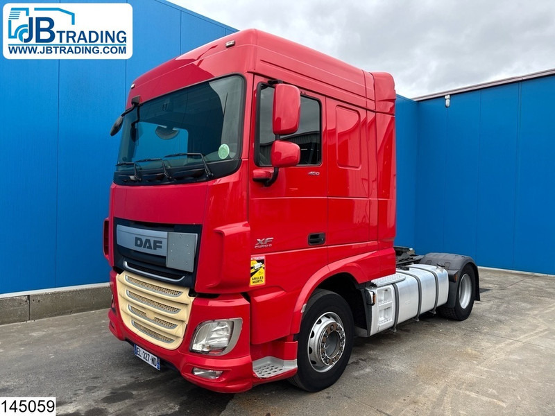 DAF XF 460 EURO 6, ADR, PTO, Compressor - Nyergesvontató: 1 kép. DAF XF 460 EURO 6, ADR, PTO, Compressor - Nyergesvontató: 1 kép.