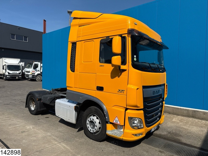 DAF XF 460 EURO 6, PTO - Nyergesvontató: 2 kép. DAF XF 460 EURO 6, PTO - Nyergesvontató: 2 kép.