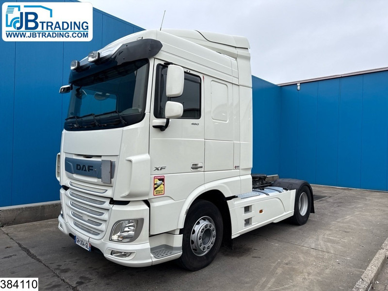 DAF XF 480 EURO 6, Retarder, Standairco - Nyergesvontató: 1 kép. DAF XF 480 EURO 6, Retarder, Standairco - Nyergesvontató: 1 kép.