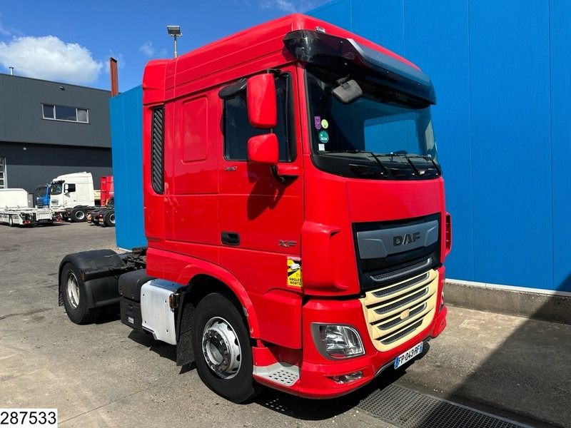 DAF XF 480 EURO 6, Retarder, Standairco - Nyergesvontató: 3 kép. DAF XF 480 EURO 6, Retarder, Standairco - Nyergesvontató: 3 kép.