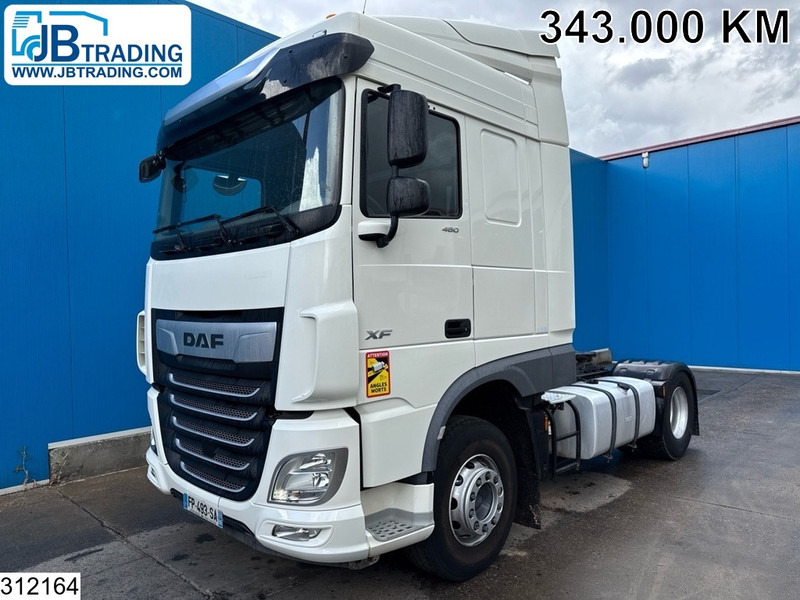 DAF XF 480 EURO 6, Standairco, PTO - Nyergesvontató: 1 kép. DAF XF 480 EURO 6, Standairco, PTO - Nyergesvontató: 1 kép.