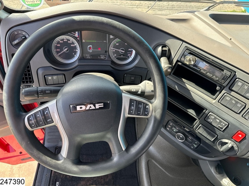 Nyergesvontató DAF XF 480 EURO 6, Standairco, PTO: 10 kép.