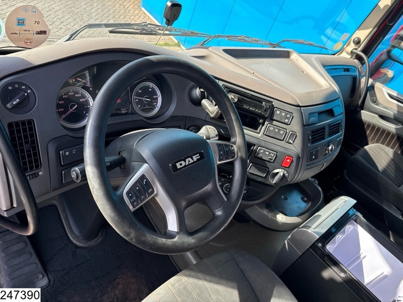 DAF XF 480 EURO 6, Standairco, PTO - Nyergesvontató: 5 kép. DAF XF 480 EURO 6, Standairco, PTO - Nyergesvontató: 5 kép.