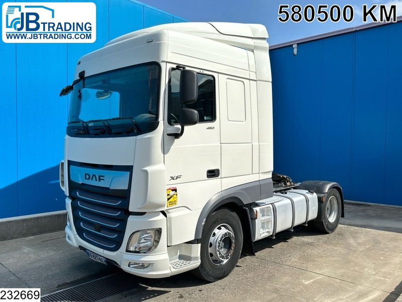 DAF XF 480 EURO6, PTO, Hydraulic, Standairco - Nyergesvontató: 1 kép. DAF XF 480 EURO6, PTO, Hydraulic, Standairco - Nyergesvontató: 1 kép.